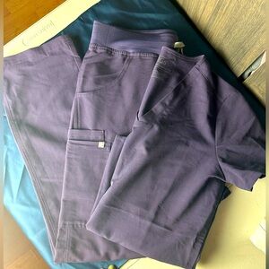 Figs EUC purple scrubs. Pants are ST. Top is S.